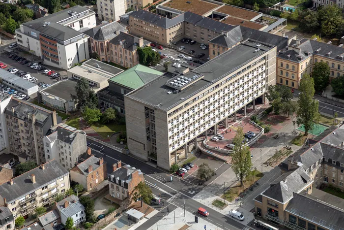 Inauguration de la restitution des travaux de rénovation de la faculté de droit et de science politique