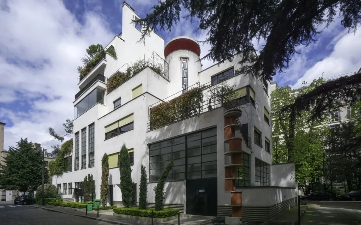 À la découverte des quartiers parisiens : de Mallet-Stevens à Hector Guimard, quelques chefs‑d’œuvre de l’architecture